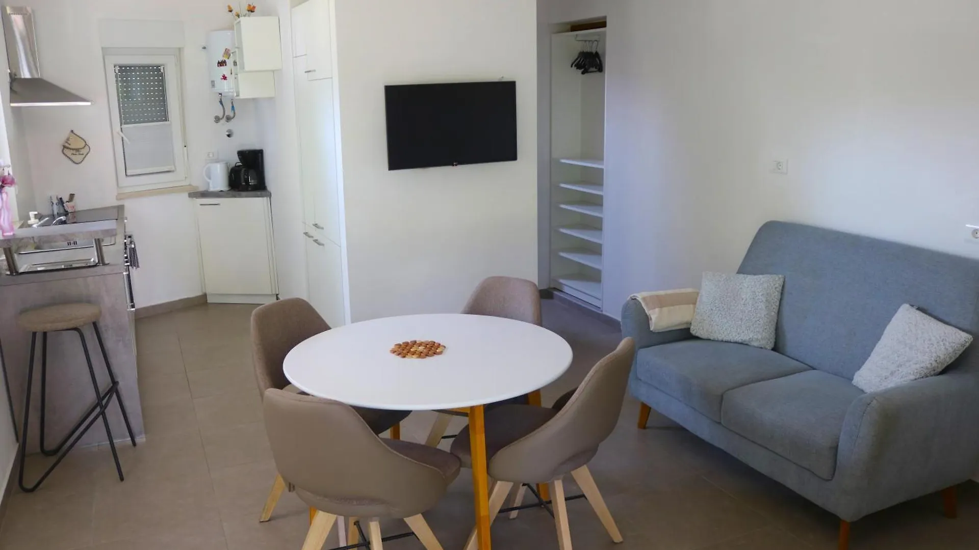 Studio Apartment Grabri Melnica Croatie